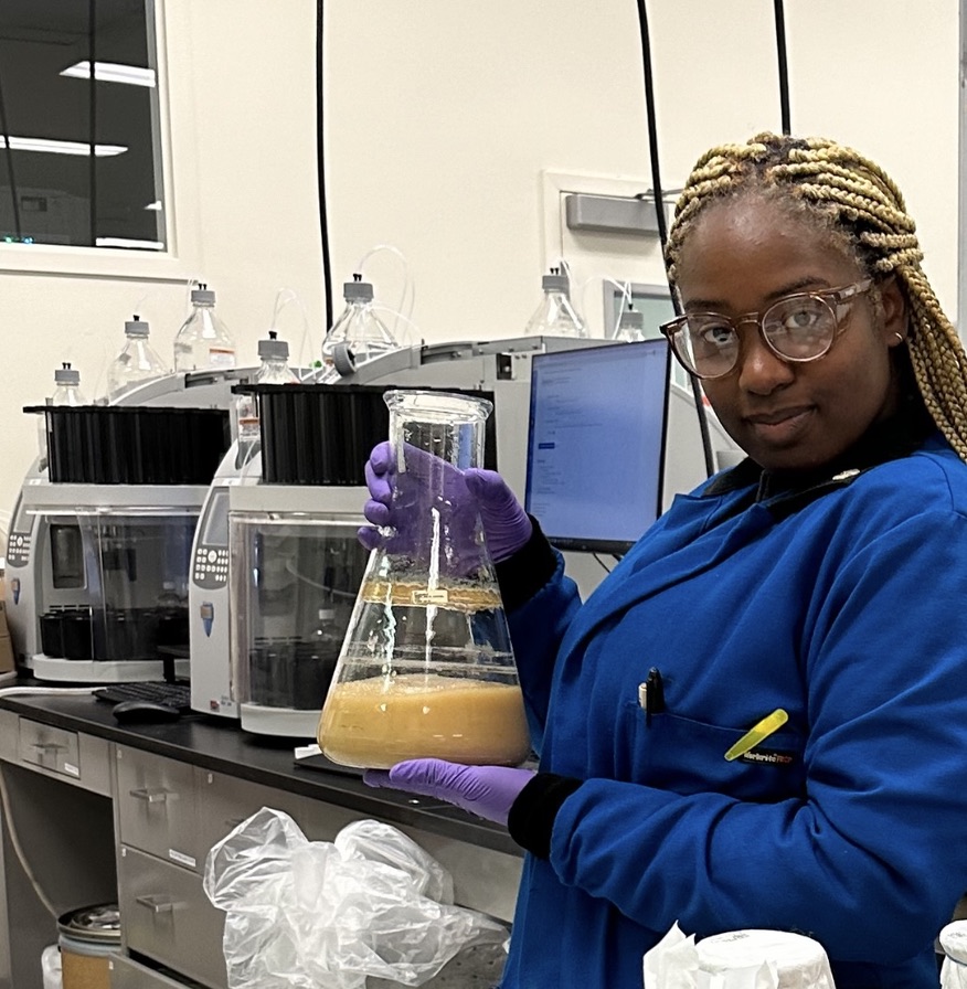 Naana in the lab